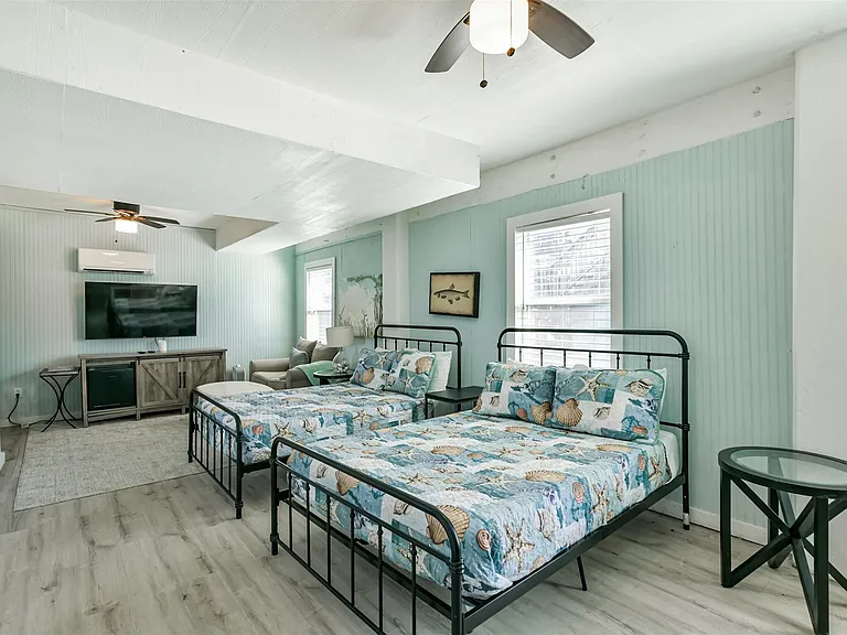 16904 Beachcomber Dr — Photo 36