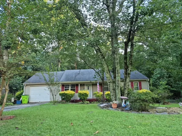 4130 Feather Dr, Douglasville, GA 30135