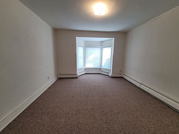 4th image of 337 1st Ave