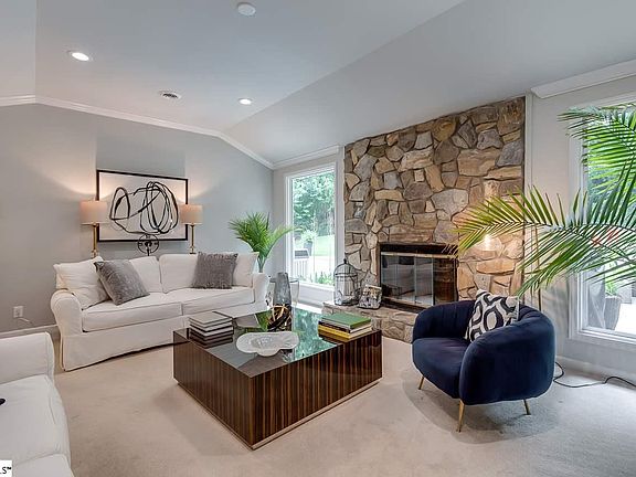 5th image of 203 Trailwood Dr