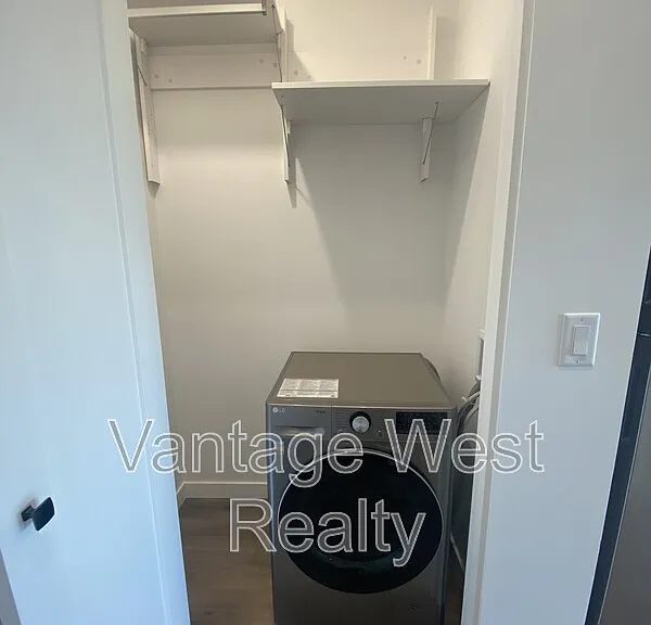 1274 Devonshire Ave #506 — Photo 7