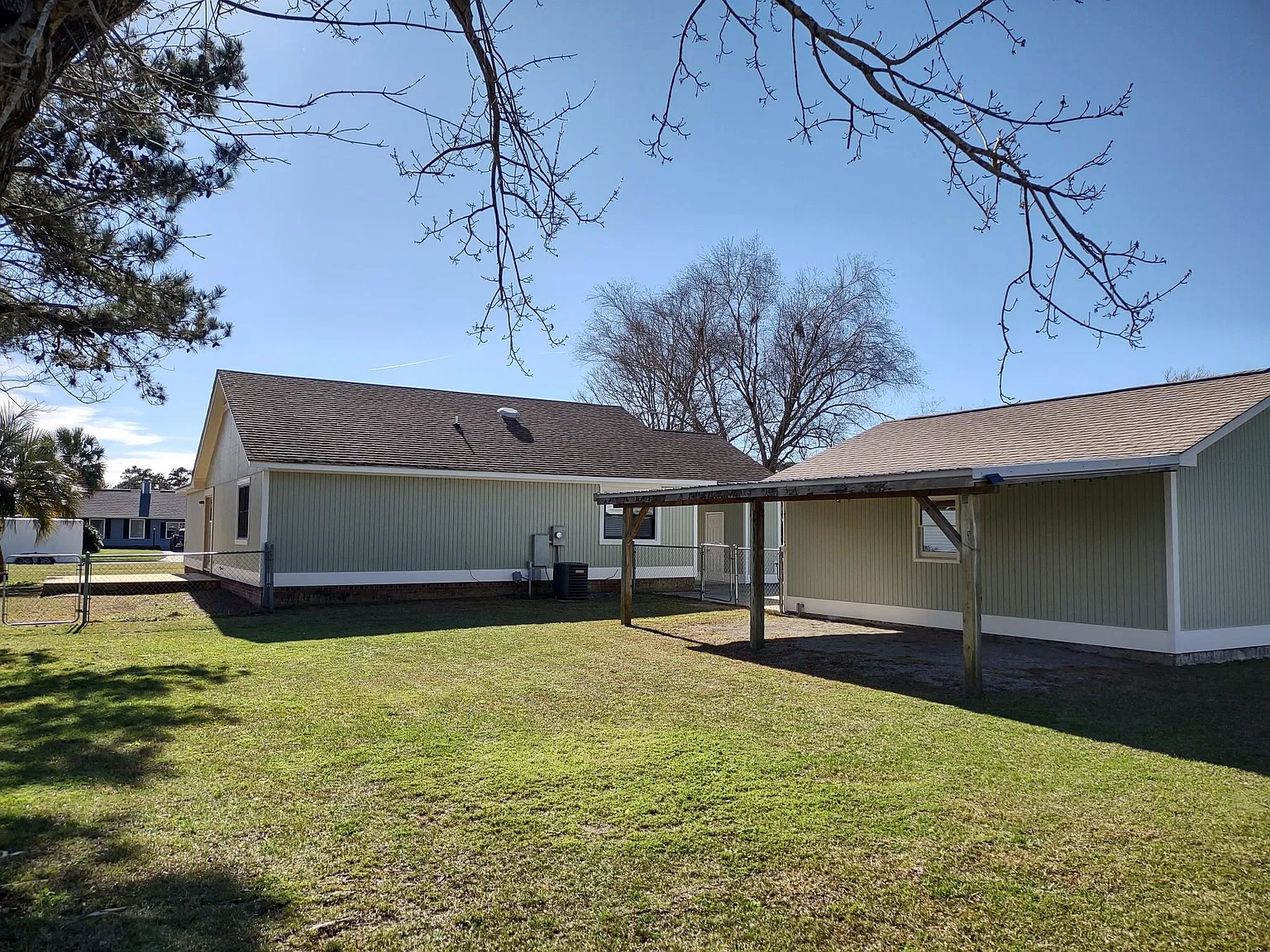 3 bed, 1383 sqft, $2,000 — Photo 4