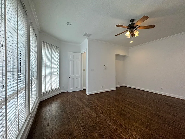 3780 Navarro Way — Photo 10
