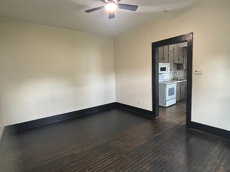 1127 Lincoln Dr — Photo 6