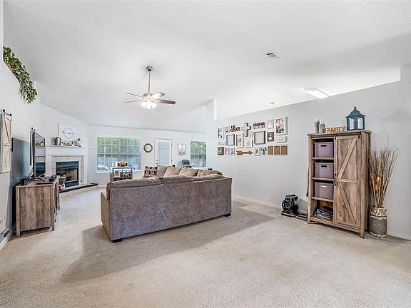 4th image of 1212 Plata Canada Dr