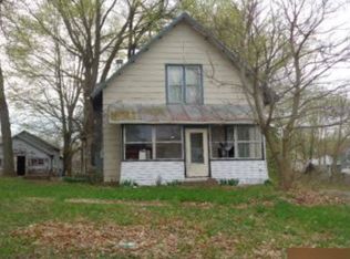 112 S Dwight St, Camden, MI 49232