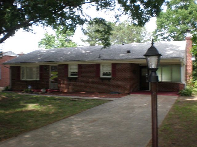 1st image of 185 Franklin Ct