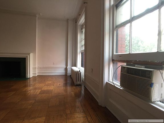 3rd image of 306 W 107th St APT 3F
