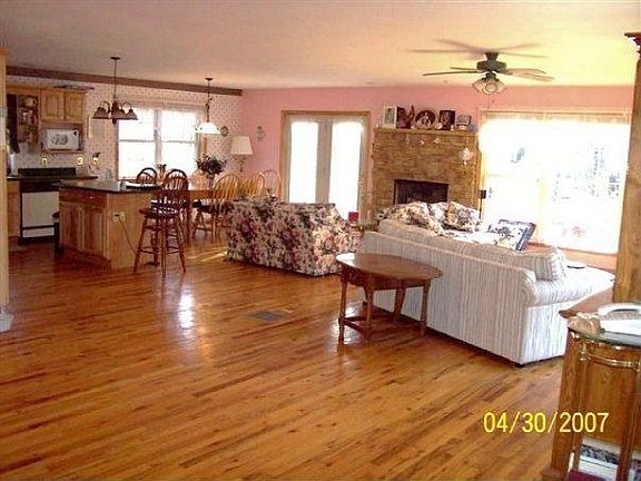 Living / Dining Area