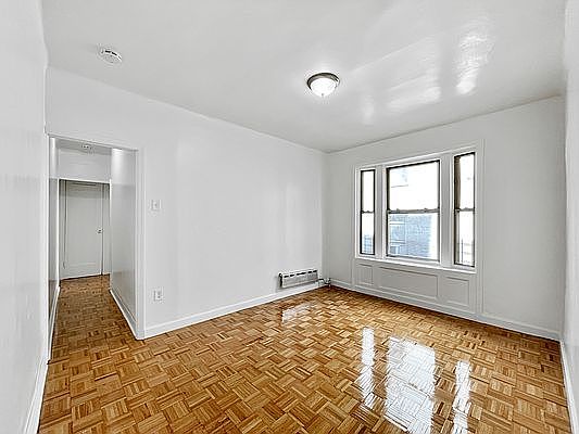1st image of 5 Saint Nicholas Ter APT 33