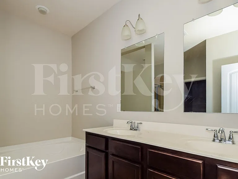 5029 Bella Ct — Photo 7