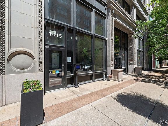 3rd image of 1015 Washington Ave APT 206