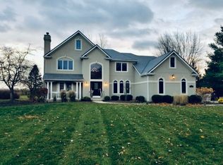 18 Oak Creek Dr, Yorkville, IL