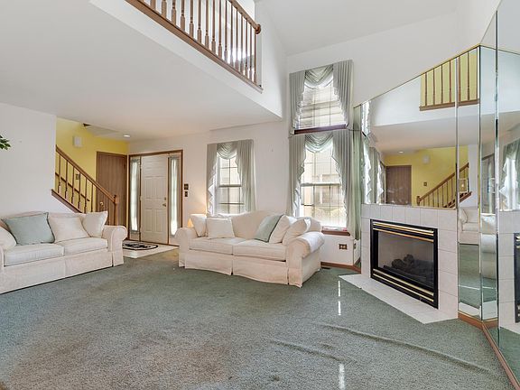 4th image of 18043 Vista Dr