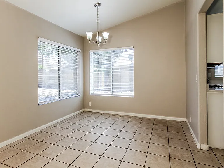 6157 N 87th Ln — Photo 5