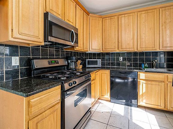 5th image of 6035 Boulevard E #A1