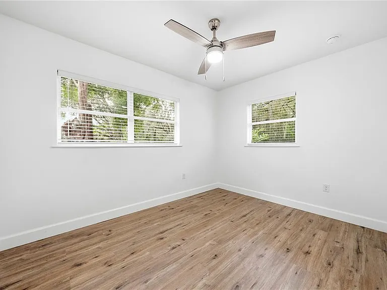 1009 Nebraska St — Photo 15