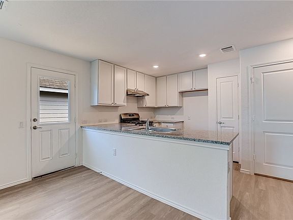 5th image of 5704 Raven Pl