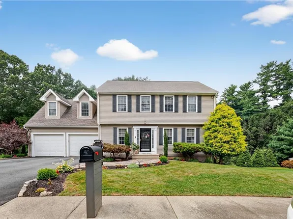 5 Pine Hollow Rd, West Warwick, RI 02893