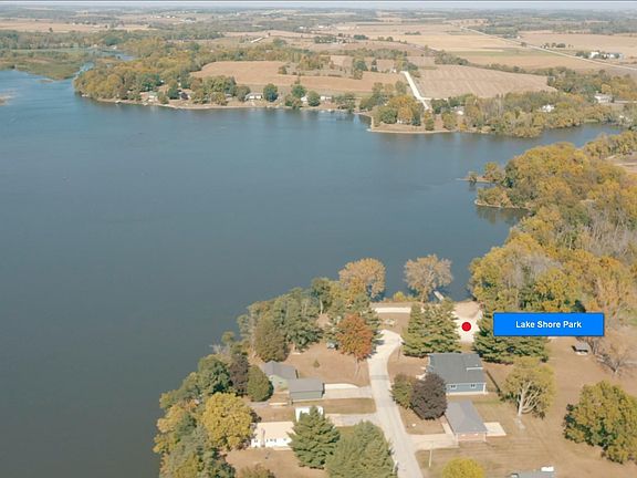 4th image of 170 Lakeshore Dr