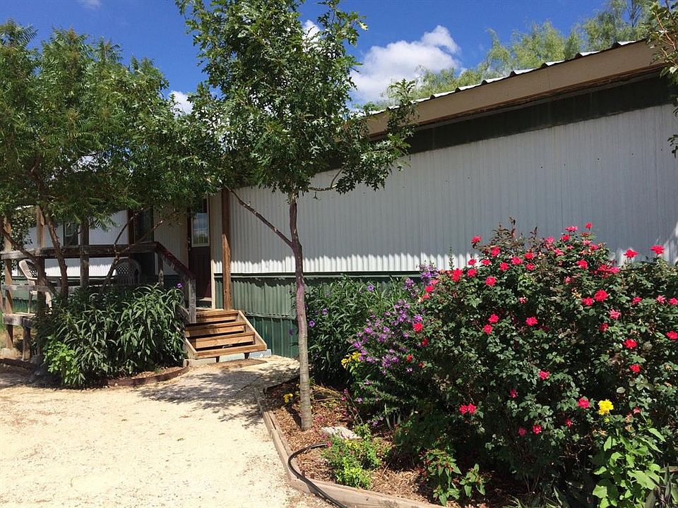 1st image of 202 Bynum Ln