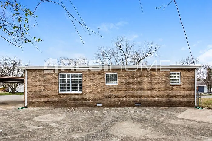 2203 Norman Ave — Photo 15