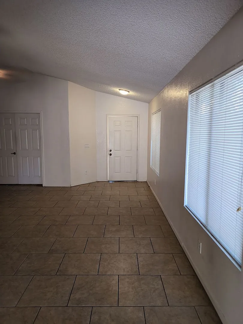 Coming Soon Great Chandler Location — Photo 2