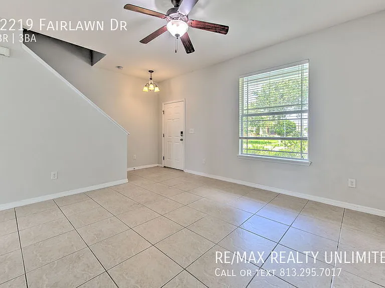 12219 Fairlawn Dr — Photo 3