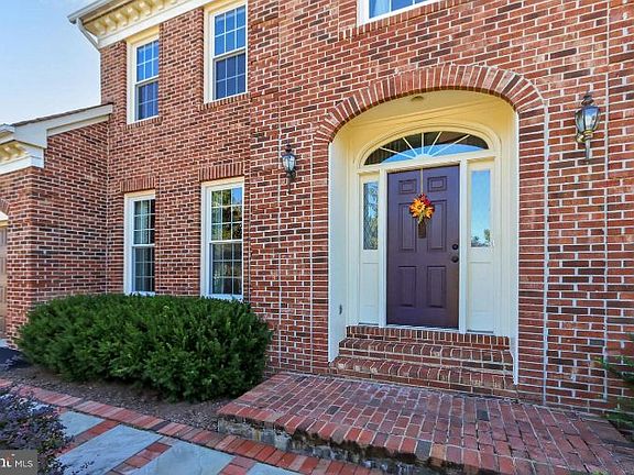 3rd image of 6202 Sandstone Way