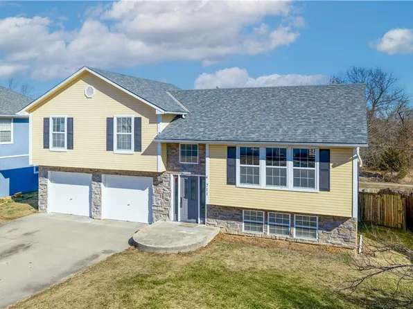 711 Brookside Dr, Warrensburg, MO 64093