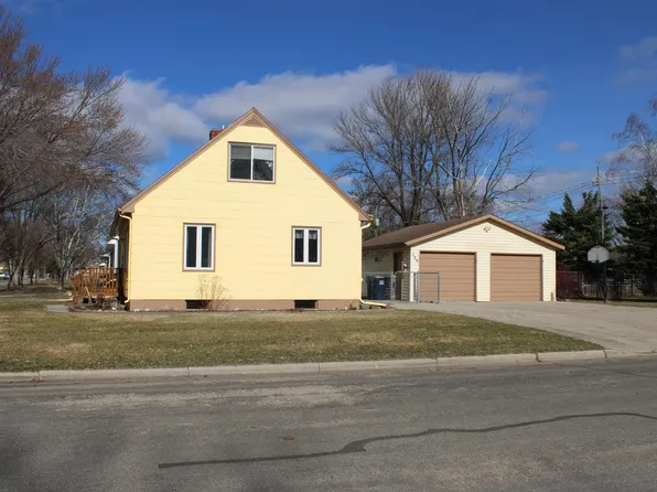 709 W 6th St, Morris, MN 56267