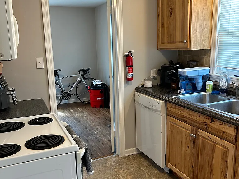 215 Westerly Pkwy — Photo 10