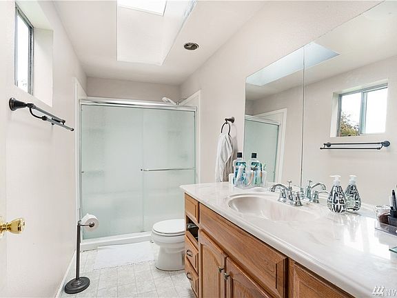 4th image of 20206 SE 400th St