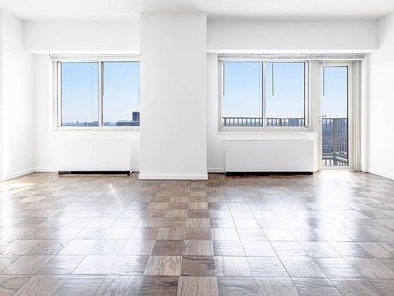 3rd image of 2600 Netherland Ave APT 2105