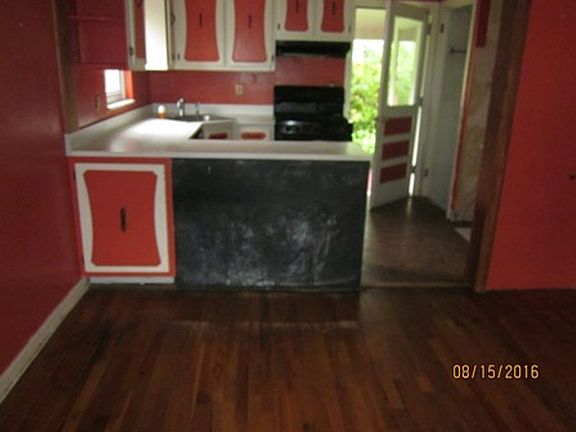 5th image of 706 Punta Gorda St