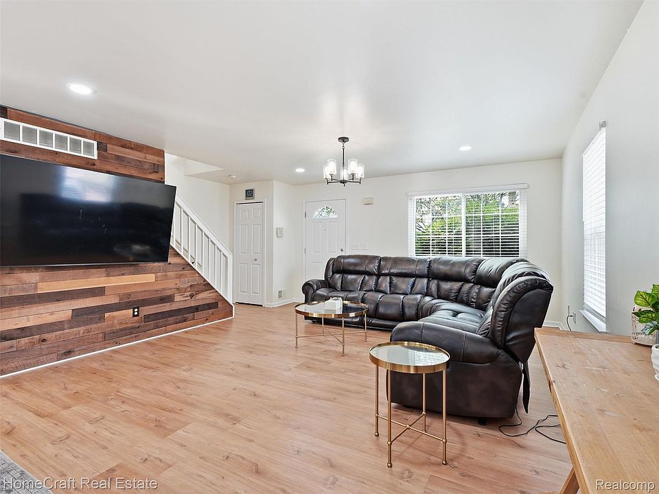 13585 Milton Dr, photo 6