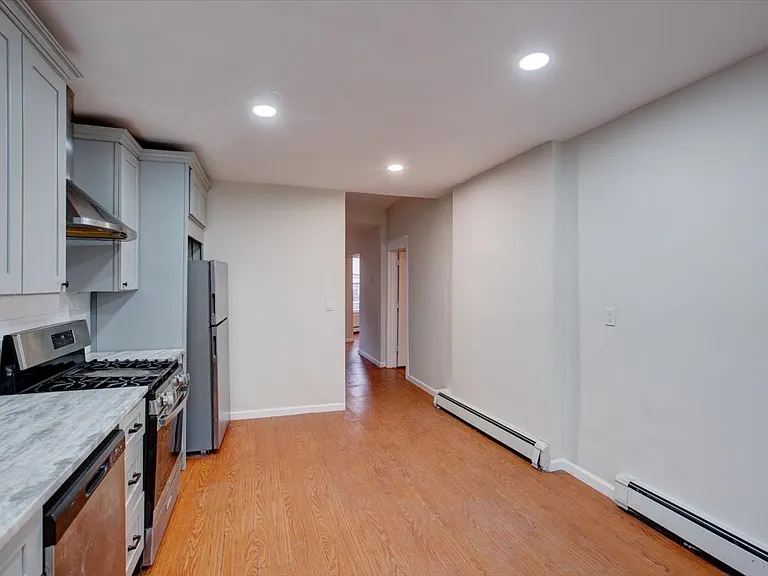 163 Greenwood Ave — Photo 15