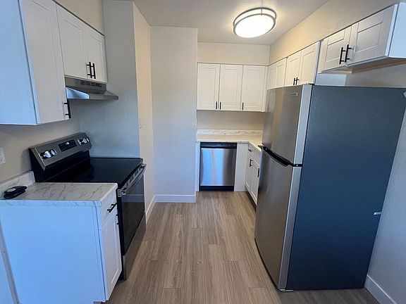 3rd image of 156 Pond Pl APT 7