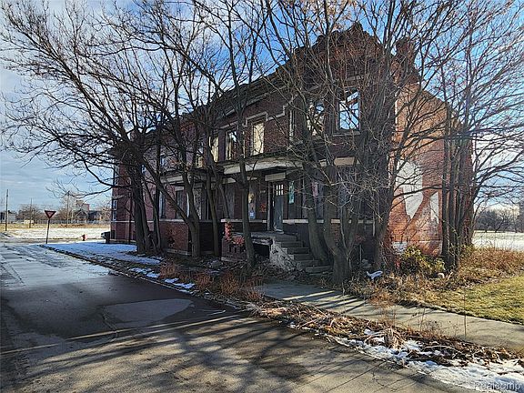 5th image of 2515 Ash St