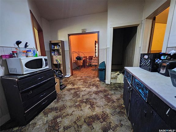 4th image of 236 6th AVENUE NE
