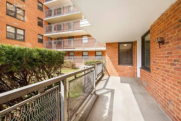 Sold by Sotheby's International Realty | media 33