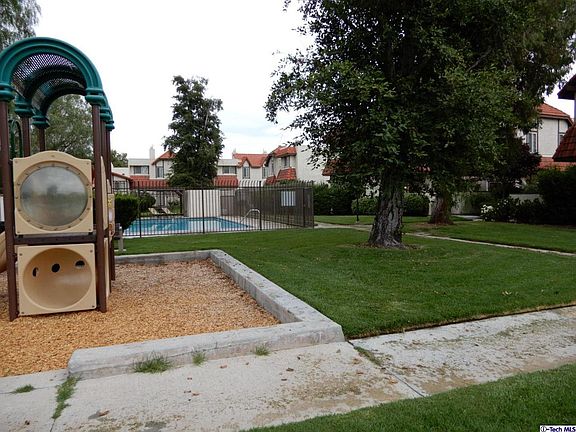 5th image of 18007 River Cir APT 5