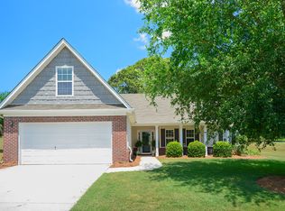 1438 Solomon Dr, Winder, GA 30680