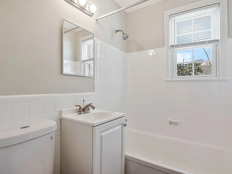 739 N Oakland St — Photo 32