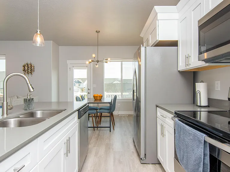 4328 W Quiet Shade Dr — Photo 5