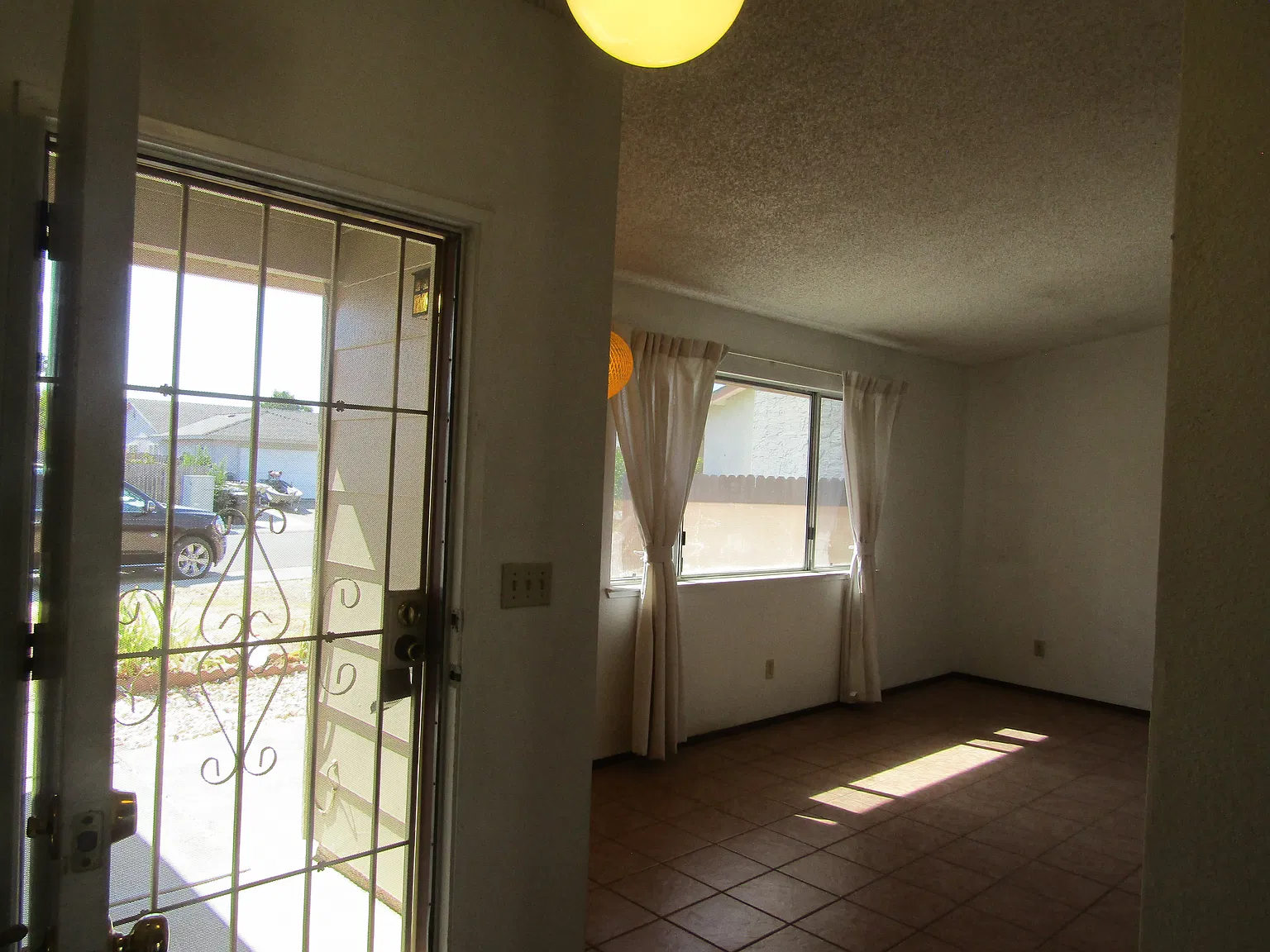 3 bed, 1448 sqft, $2,250 — Photo 4