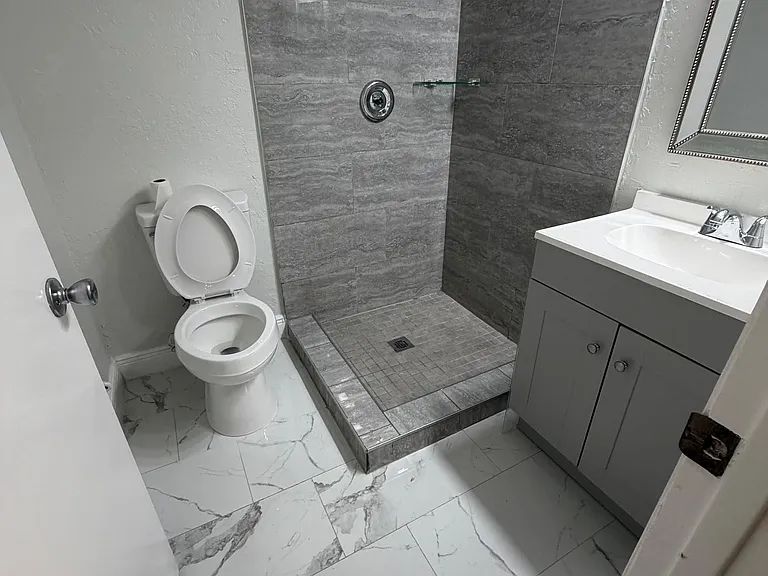 1372 Pierce St #1372 — Photo 8
