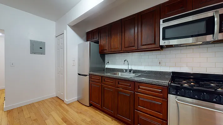 Rented by Bond New York | media 22