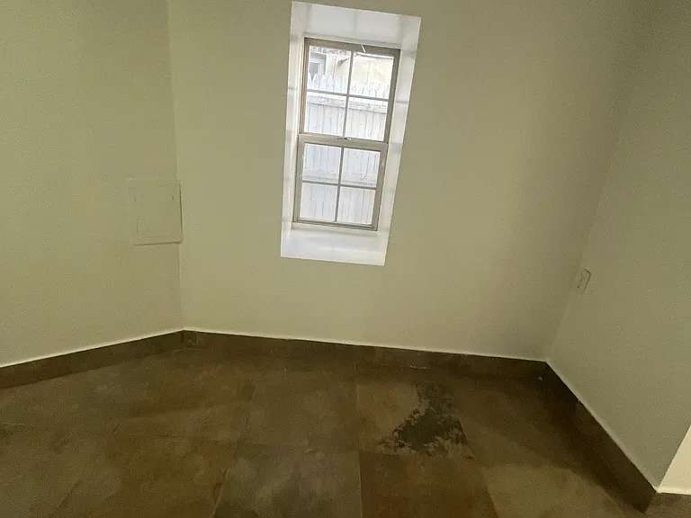 678 Union Ave #1B — Photo 3