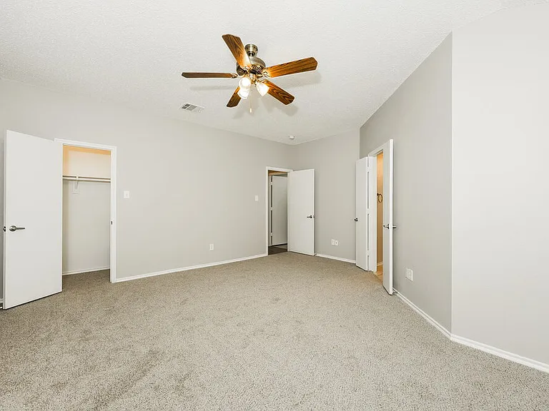 829 Clear Creek Dr — Photo 10